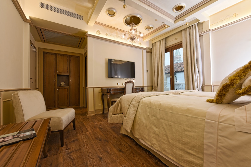 Exclusive Double or Twin Room, Terrace