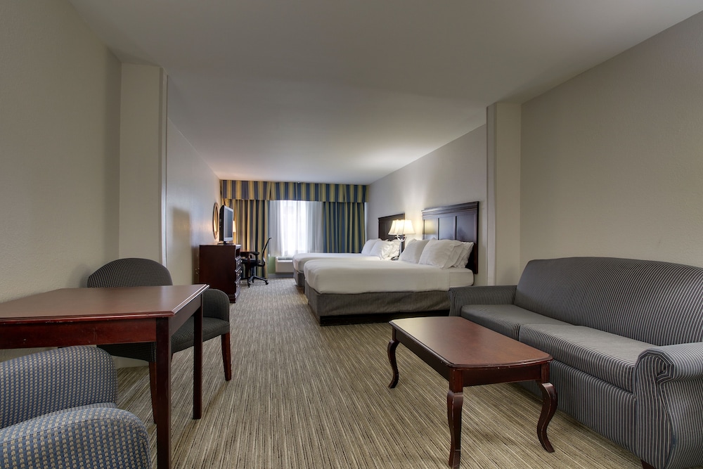 Suite, Multiple Beds photo 2