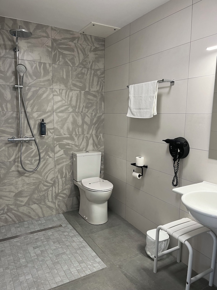 Comfort Triple Room, Accessible photo 3