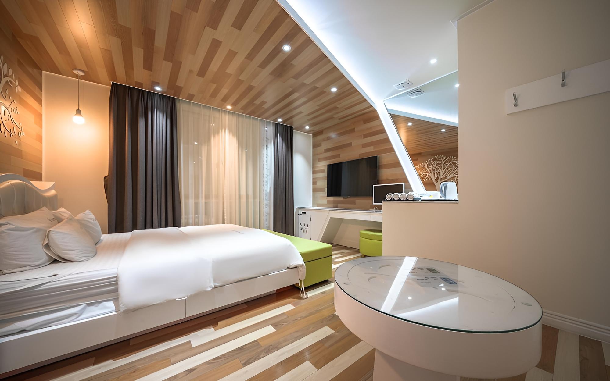 Room (*SUITE* Suite (55" smart TV Netflix a) - Photo 7