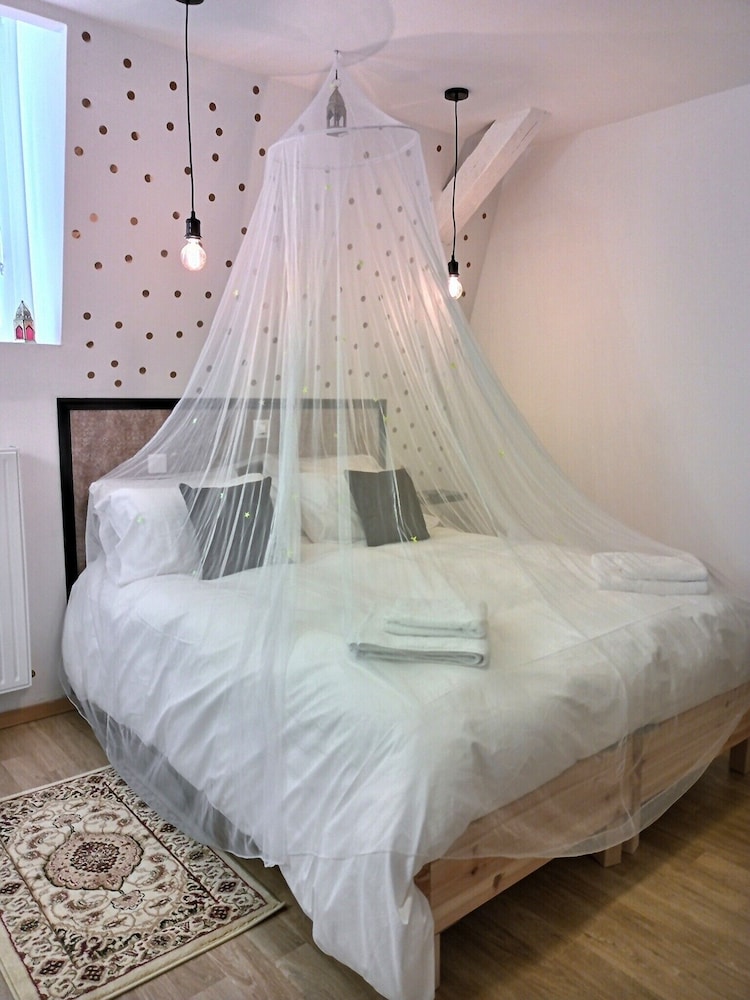 Honeymoon Apartment