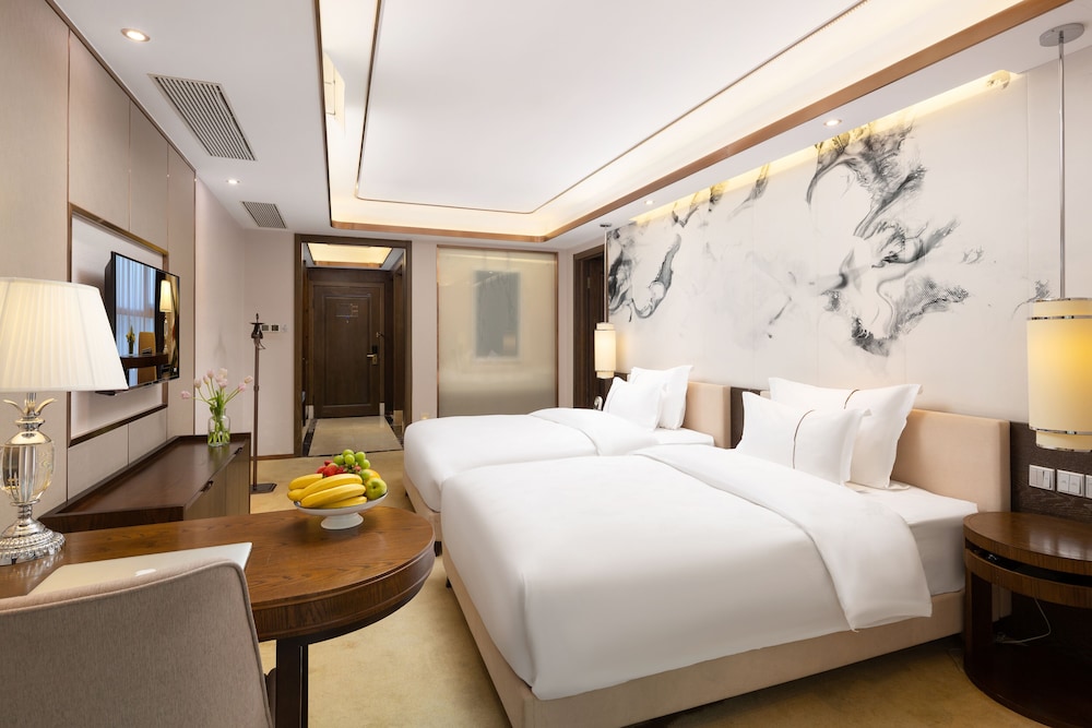 Deluxe Double Room, 1 Queen Bed photo 3