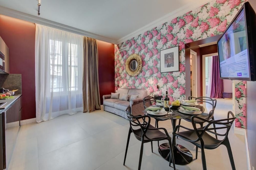 Deluxe Apartment, City View