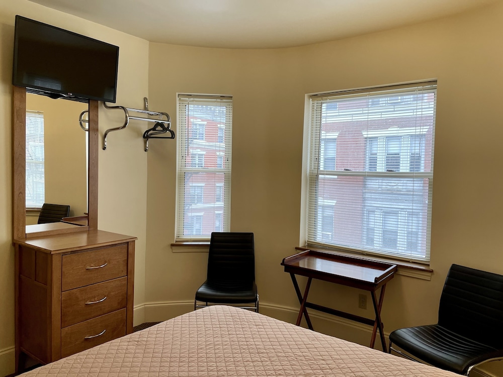Economy Double Room, Ensuite photo 2