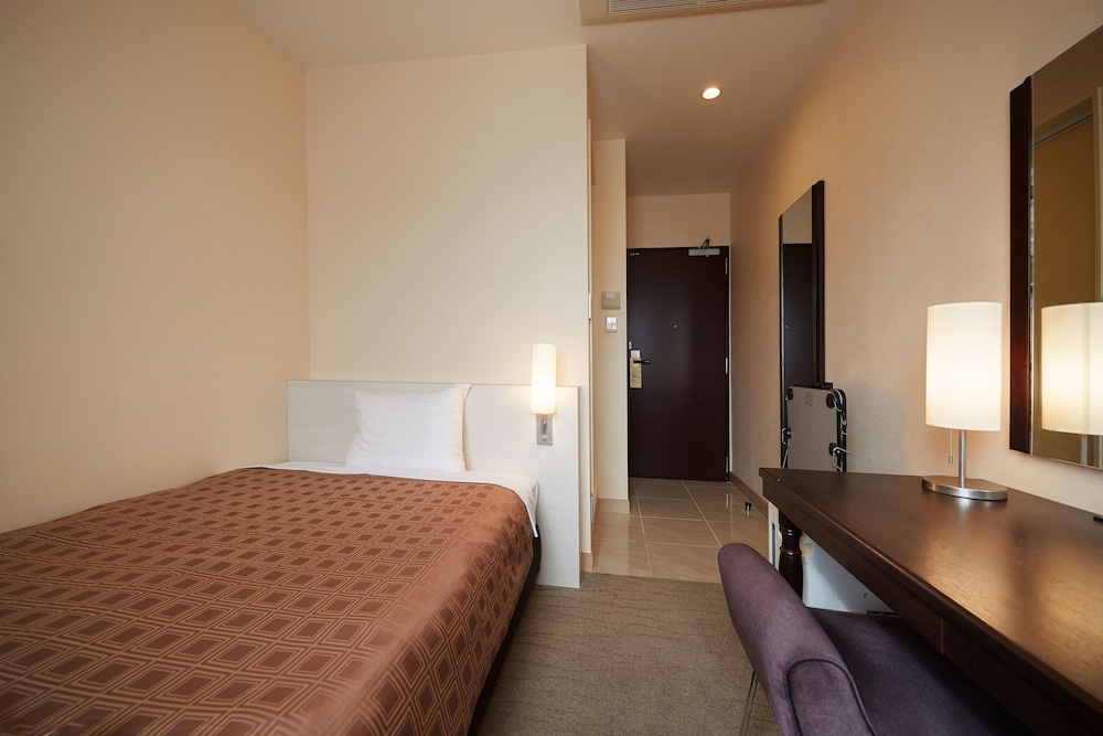 Single Room, Smoking