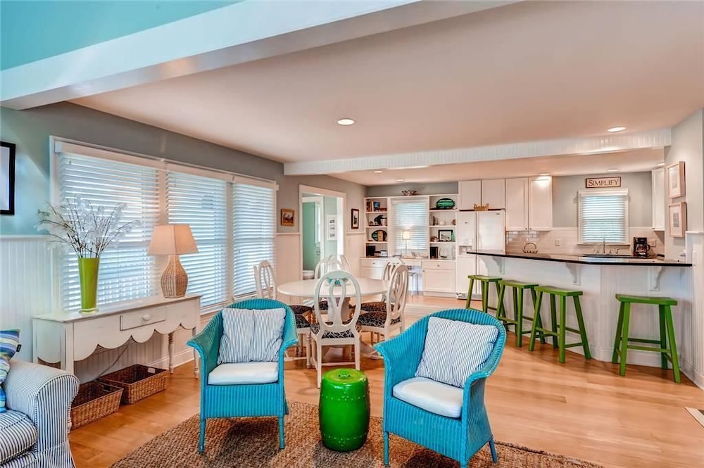 Family House, 4 Bedrooms, Ocean View, Sea Facing photo 2