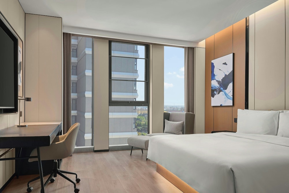 Standard Room, 1 King Bed, Garden View