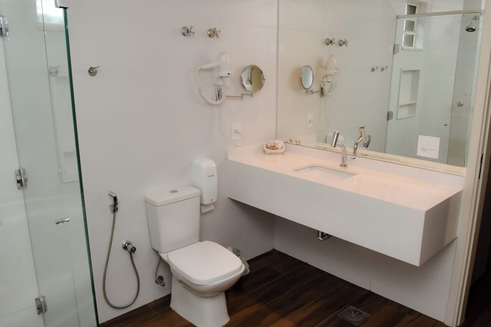 Suite - Photo 3