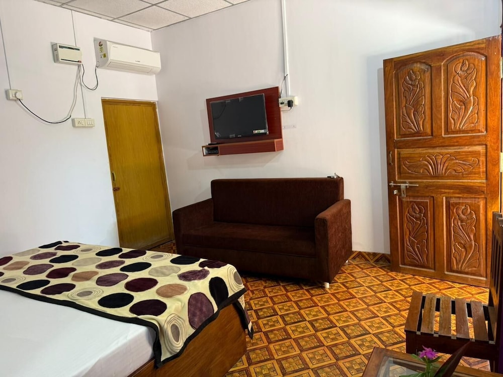 Deluxe Room - Photo 21