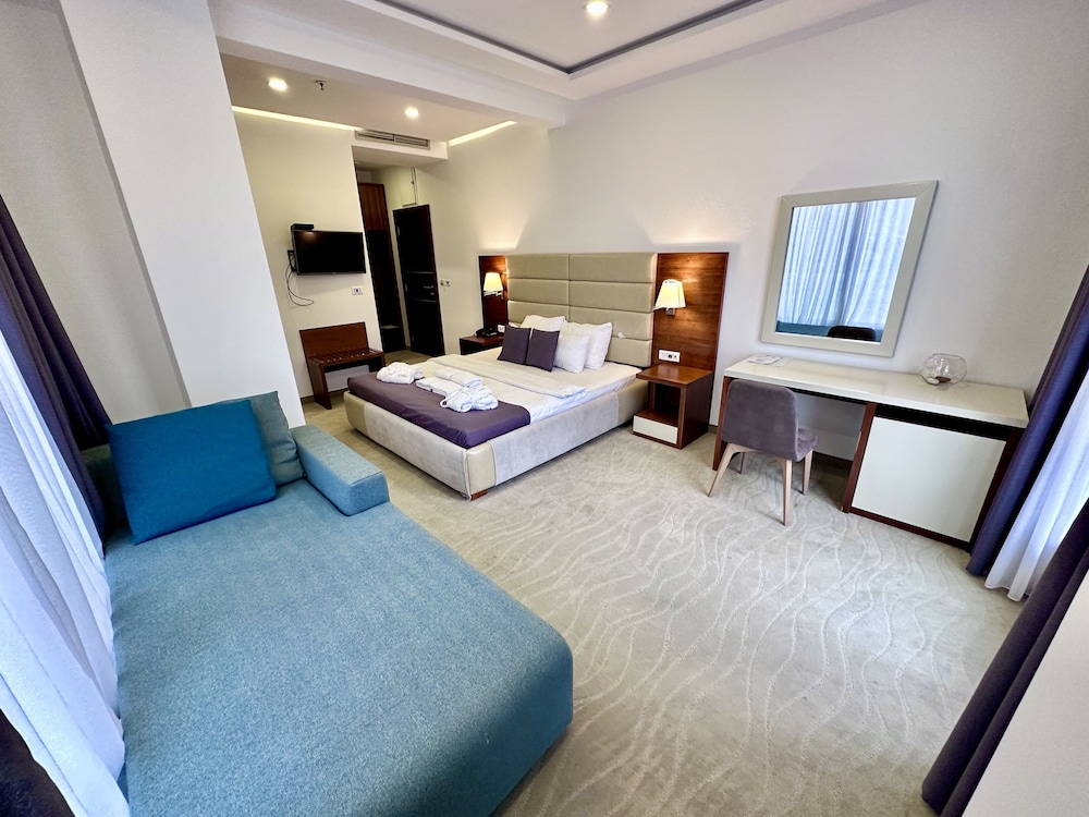 Superior Room, Refrigerator, Partial Sea View photo 3