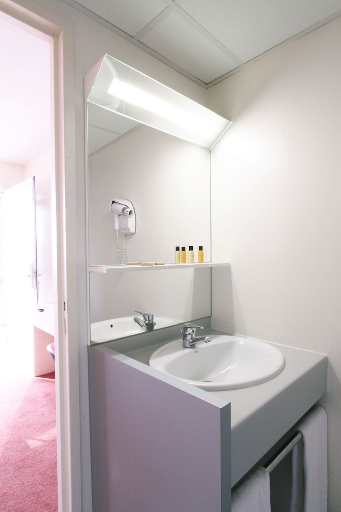Standard Triple Room (2 adults and 1 child) photo 1