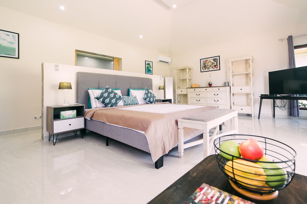 Deluxe Suite with Spa Bath