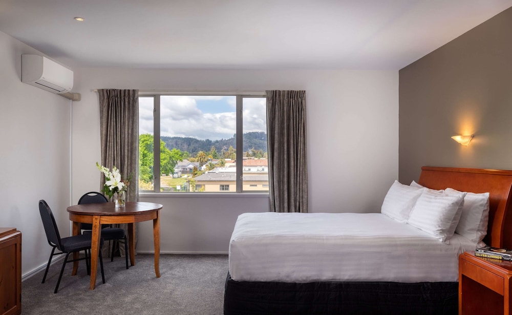 Superior Twin Room, 2 Queen Beds - Photo 4