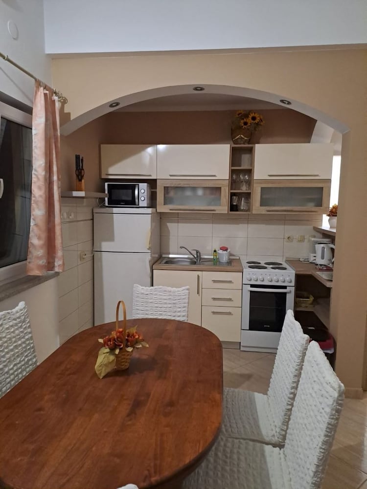 Apartment (Mig - with beautiful garden - A3 bord)