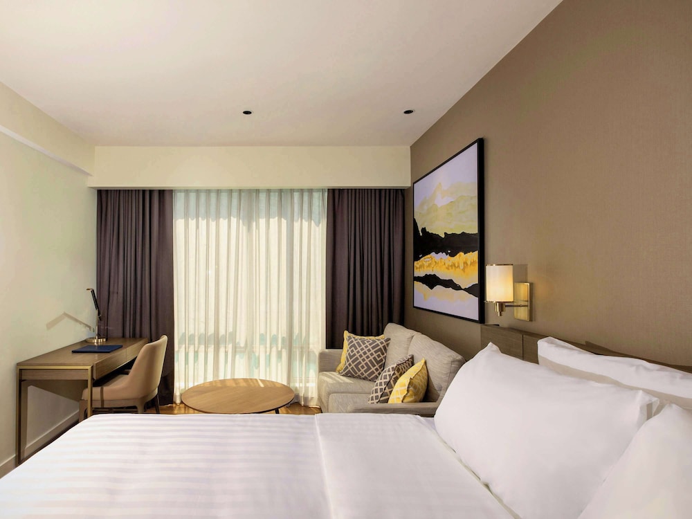 Standard Room, 1 King Bed, City View - Photo 4