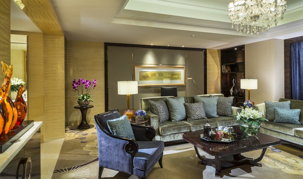 Suite (Ambassador) - Photo 2