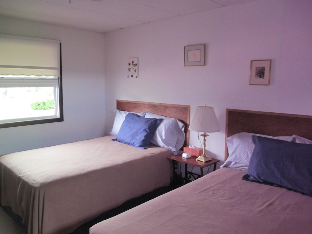 Standard Room, 2 Double Beds, Kitchenette photo 2