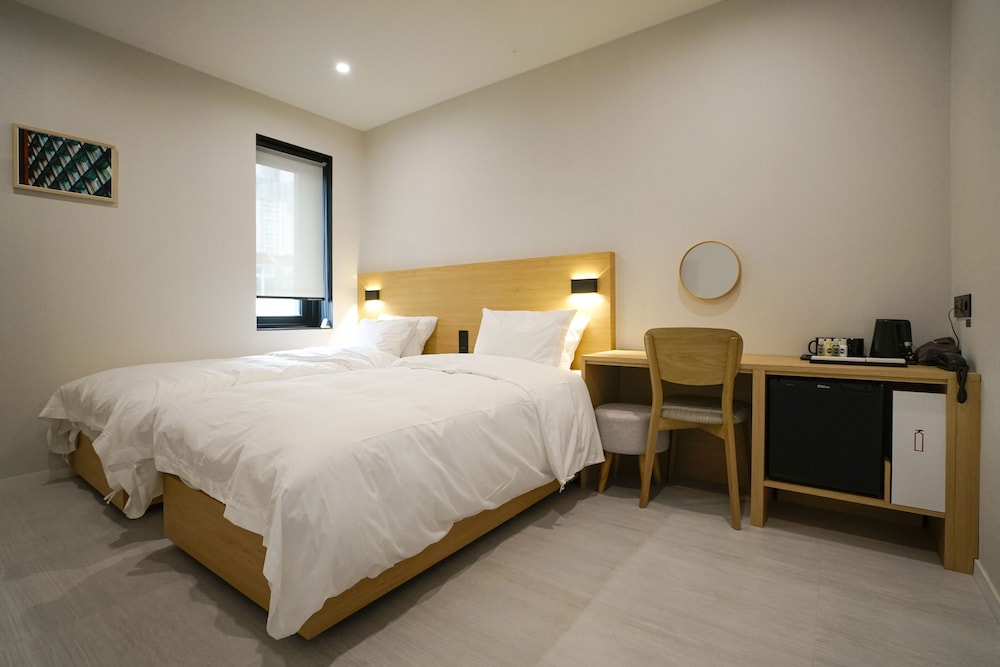 City Twin Room photo 2