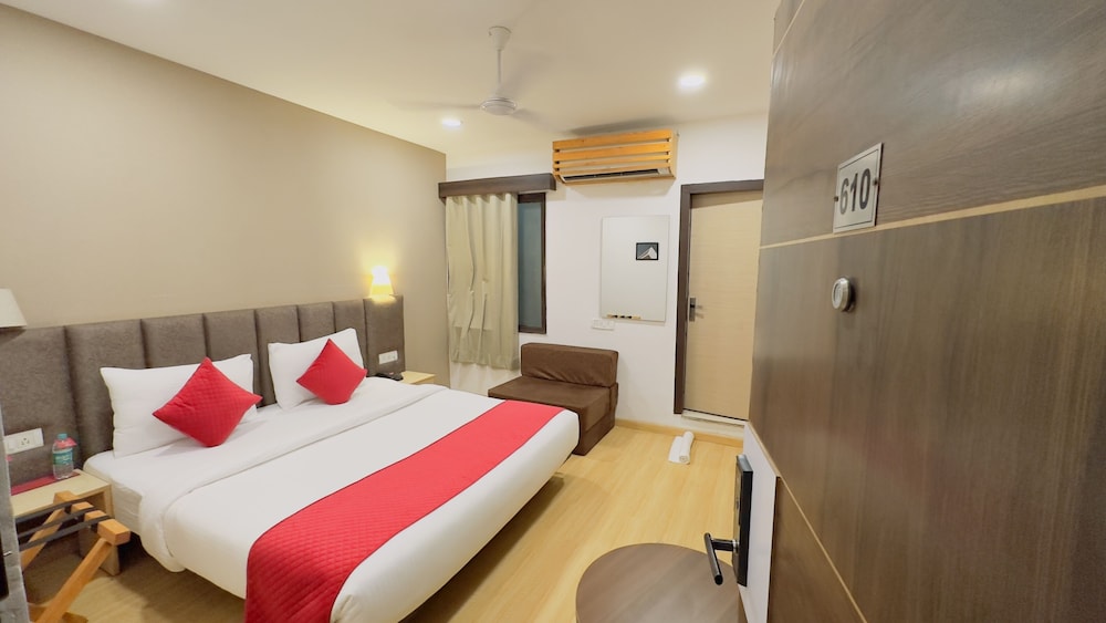 Executive Room - Photo 1