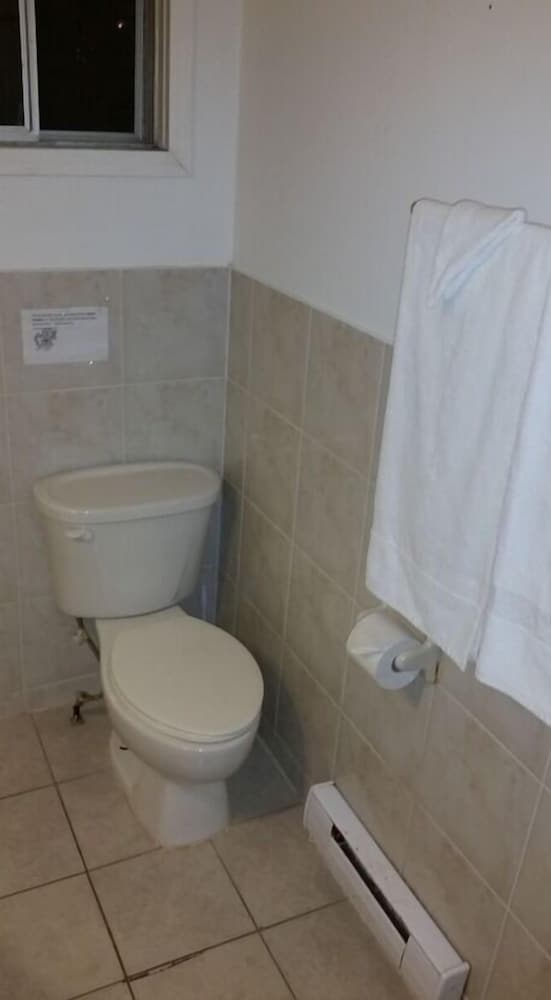 2 Bedroom Suite, 2 Queen Beds with Sofabed photo 2
