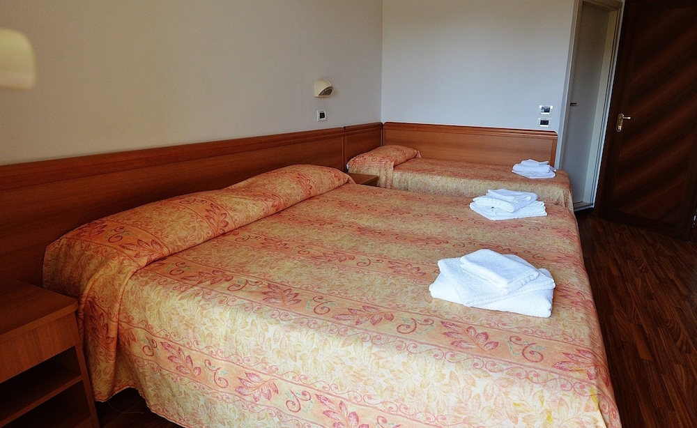 Basic Triple Room