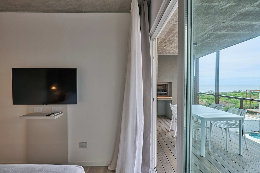 Apartment, Partial Sea View photo 3