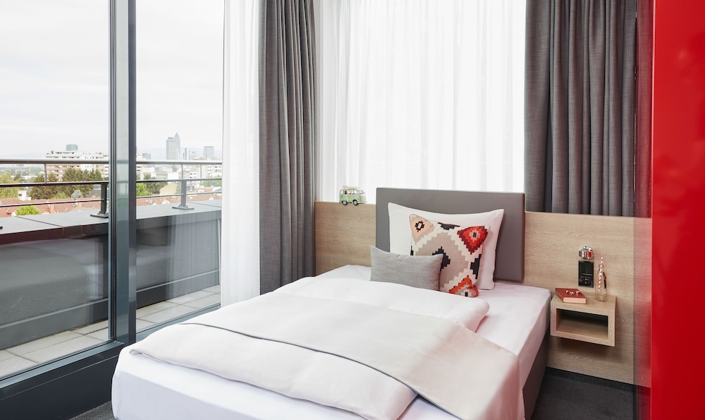 Business French, Small Bed photo 1