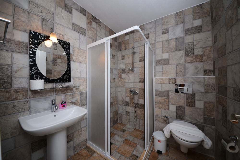 Signature Triple Room, Garden Area photo 2