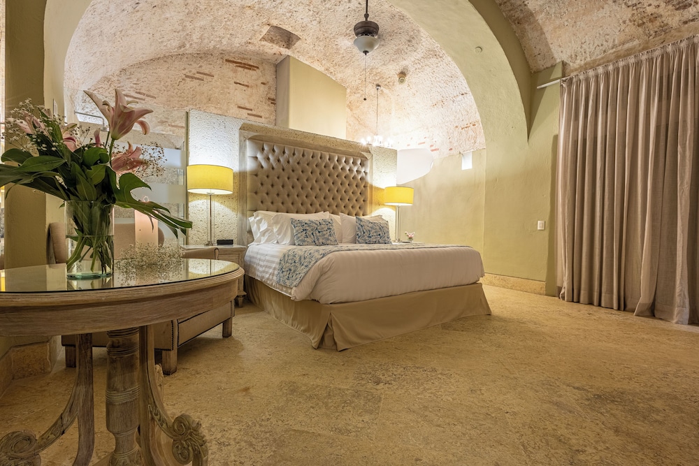 Design Suite, 1 King Bed (Suite El Aljibe) photo 1