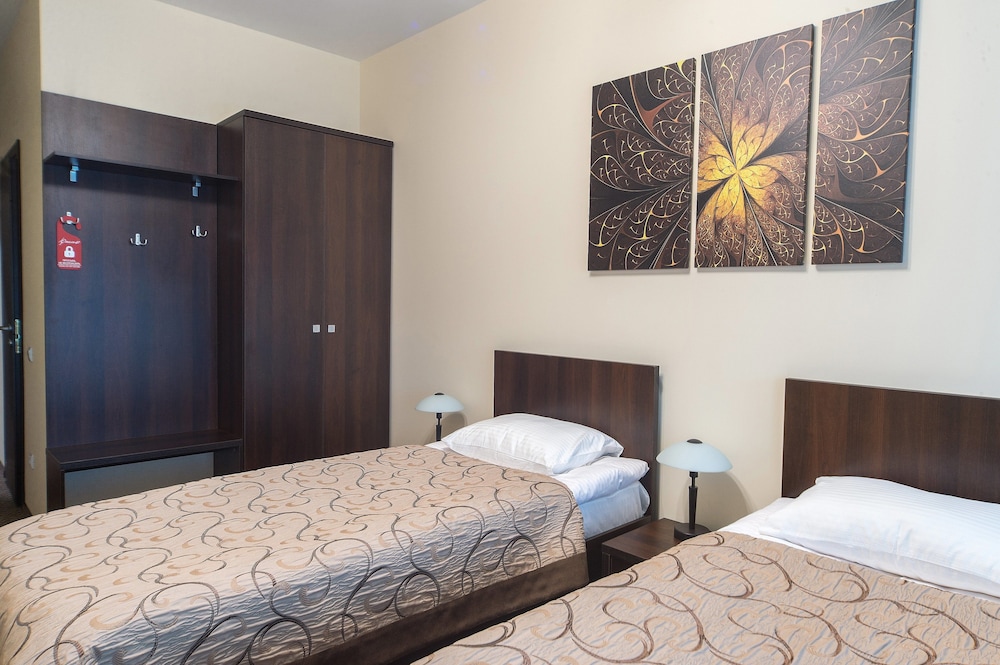 Standard Twin Room photo 2