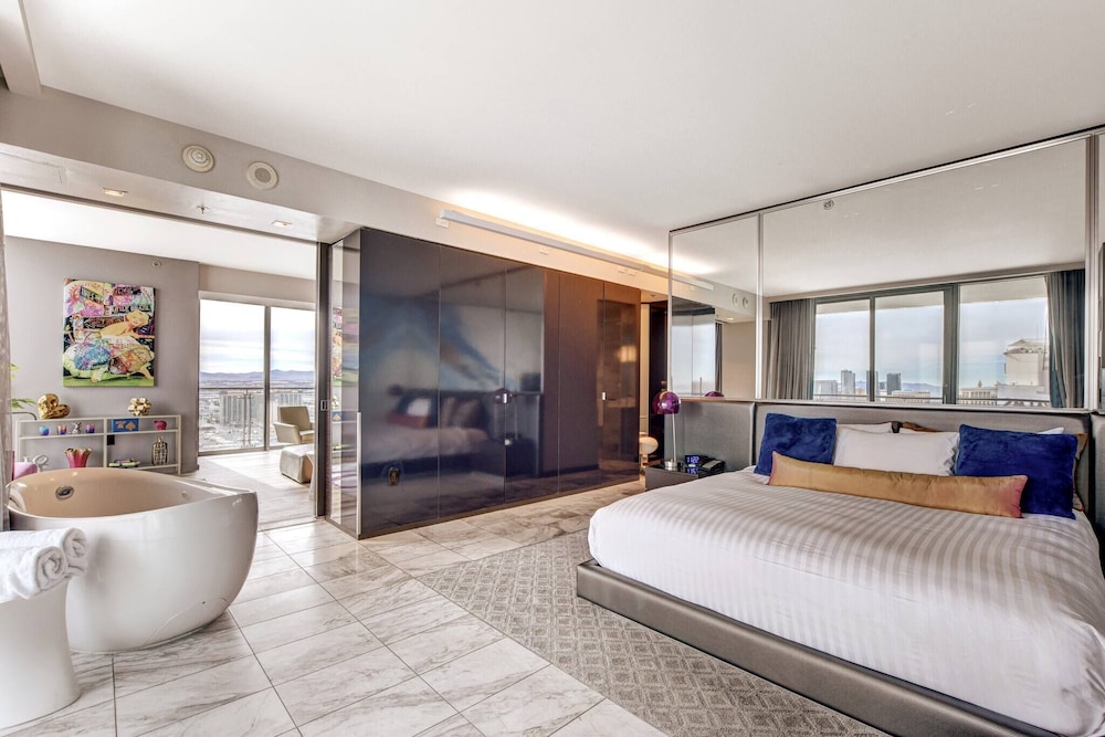 Panoramic Strip Views Open Balcony Free Parking High Floor Sleeps 4, Φωτογραφία 24