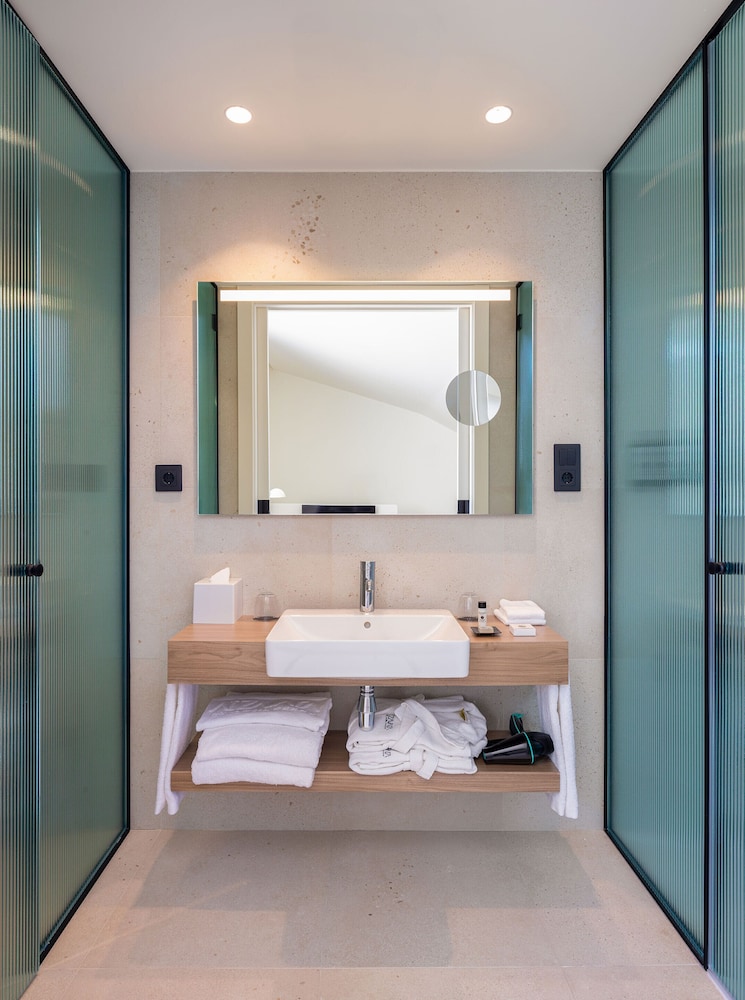 Suite ático con terraza y piscina Triple