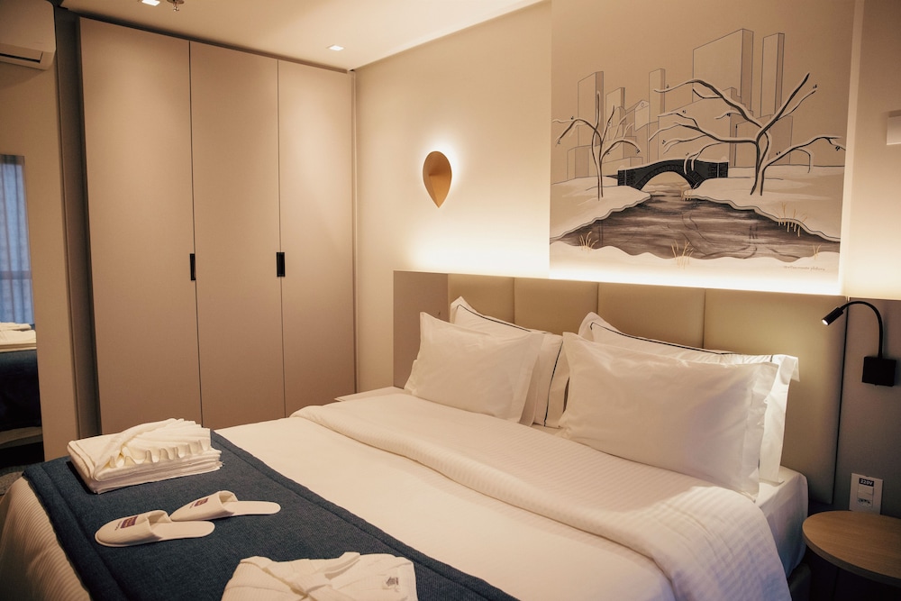 Luxury Suite photo 3