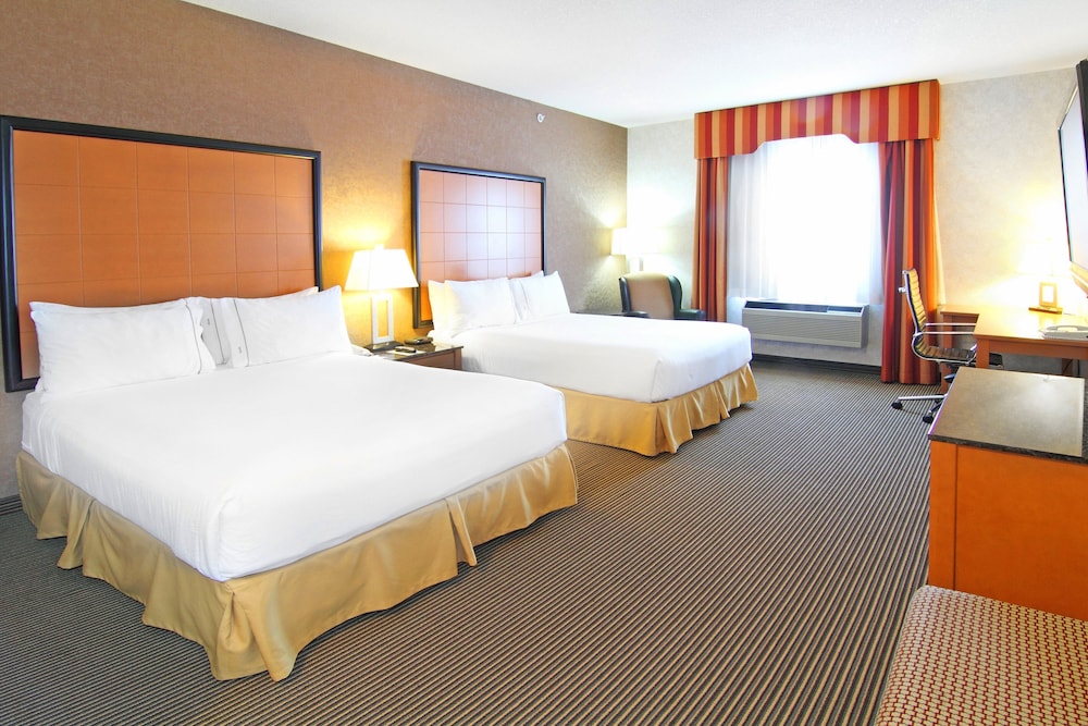 Standard Room, 2 Queen Beds - Photo 4