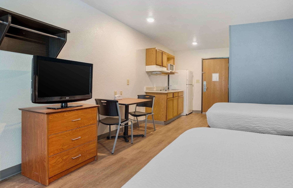 Standard Studio, 2 Double Beds, Non Smoking, Refrigerator & Microwave photo 3