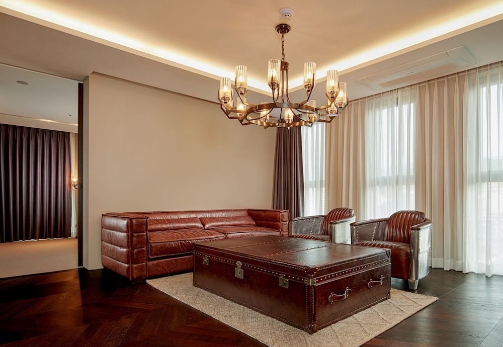 Trunk Royal Suite