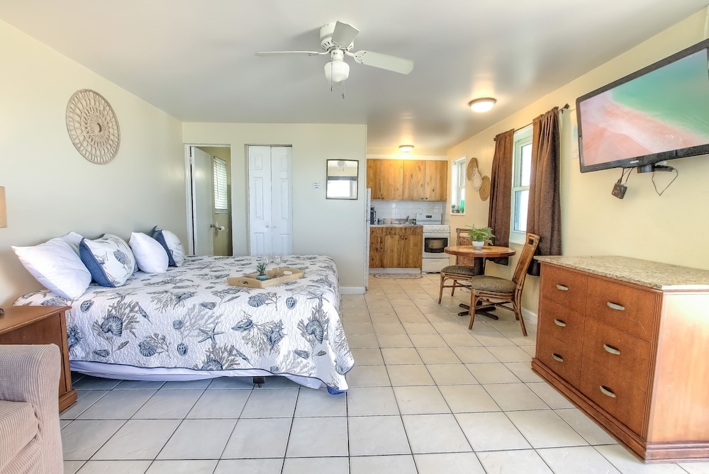Condo, Multiple Beds, 2 Bathrooms, Partial Ocean View photo 3