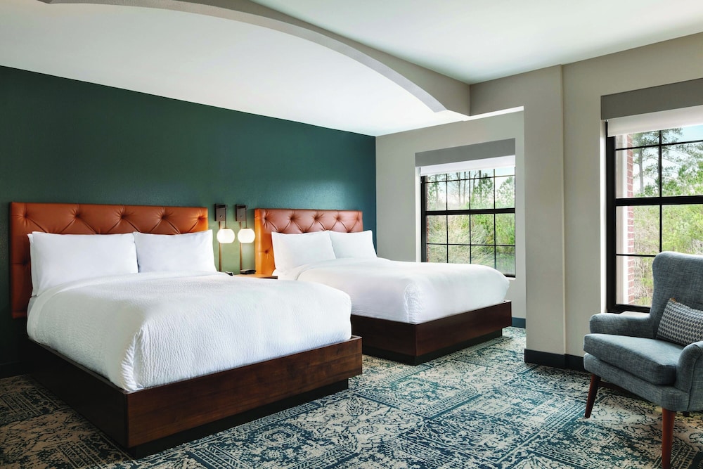 Traditional Room, 2 Queen Beds (Mobility/Hearing Accessible, Tub) - Photo 2