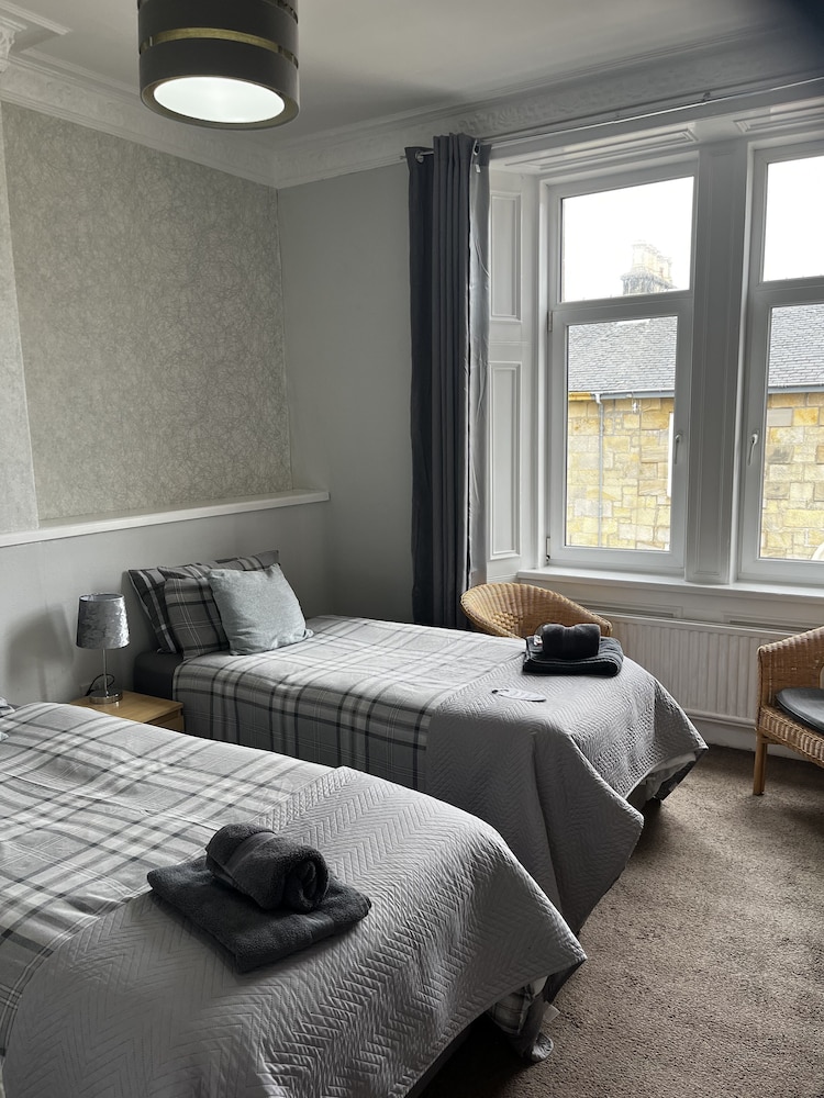 Economy Twin Room photo 1
