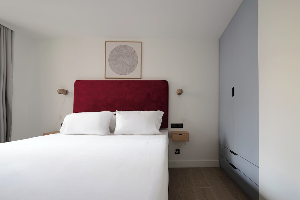 1 Bedroom Apartment with Sofa Bed photo 3