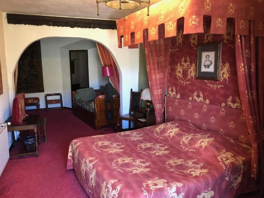 Suite - Photo 13