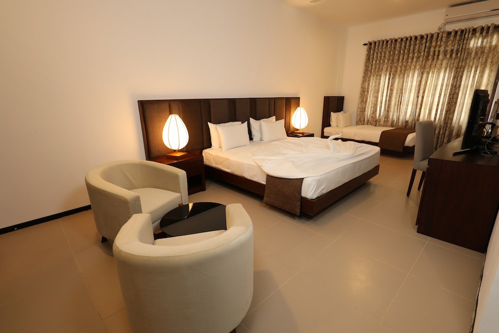Deluxe Double or Twin Room photo 2