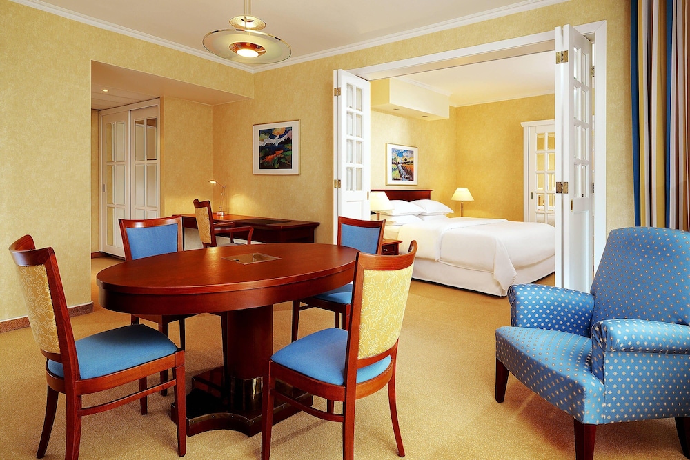 Executive Suite, 1 Bedroom - Photo 4