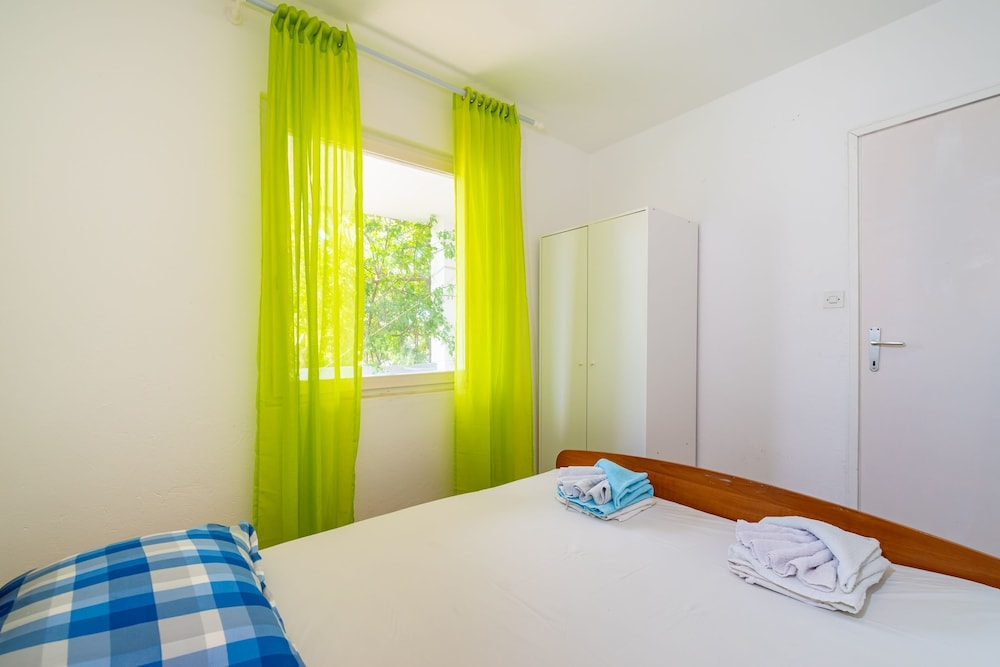 Apartment, 2 Bedrooms, Balcony, Garden View