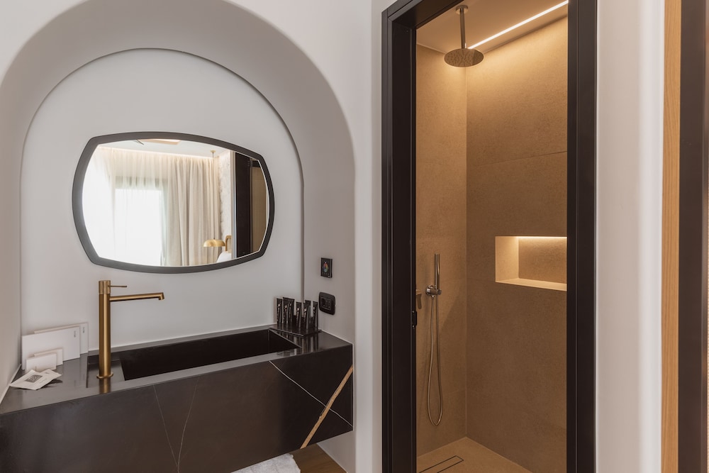 Deluxe Double Room, Sea View - Photo 17