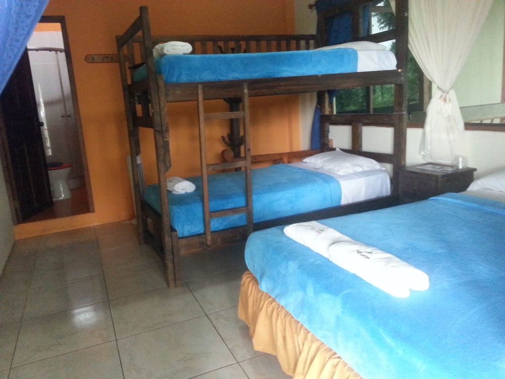 Standard Quadruple Room (Air Conditioner) photo 1