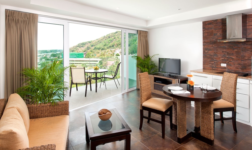 Suite, 2 Bedrooms, Ocean View photo 3