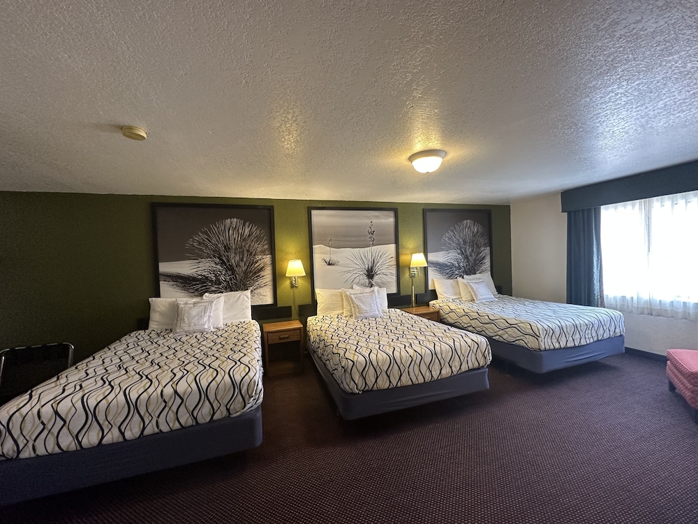 Economy Triple Room, Multiple Beds, Non Smoking photo 1