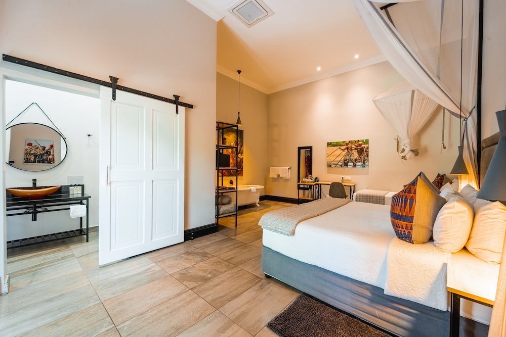 Superior Triple Room photo 3