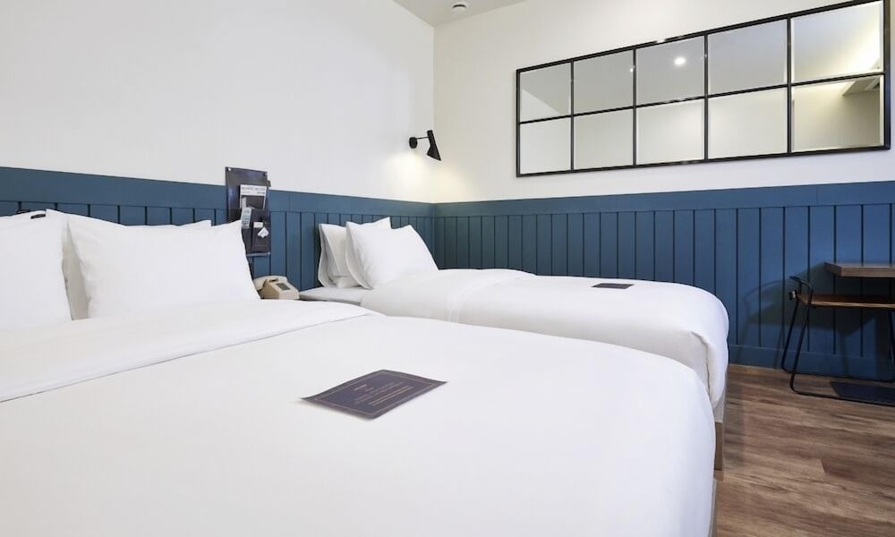 Premium Twin Room - Photo 1